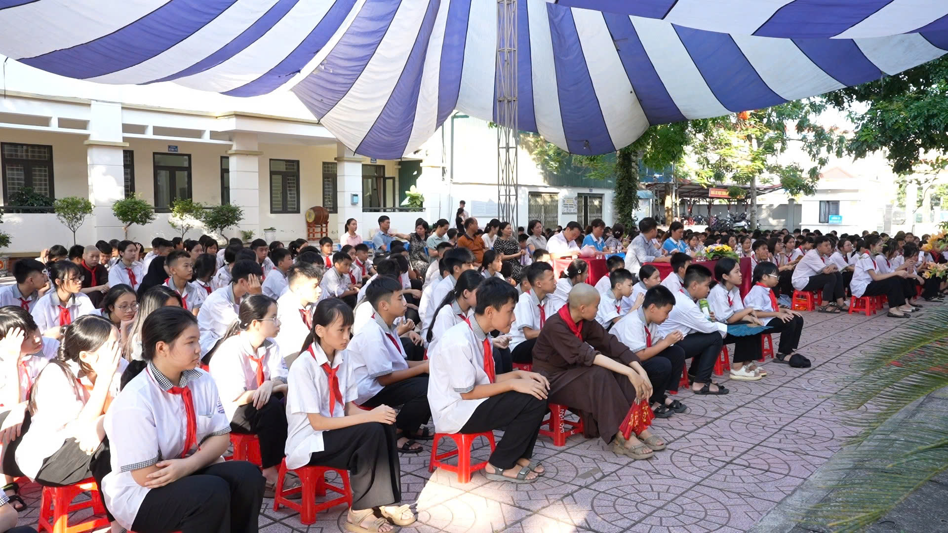 Tuyên truyền kỹ năng phòng tránh đuối nước, tai nạn thương tích tại Trường THCS Nguyễn Khắc Nhu