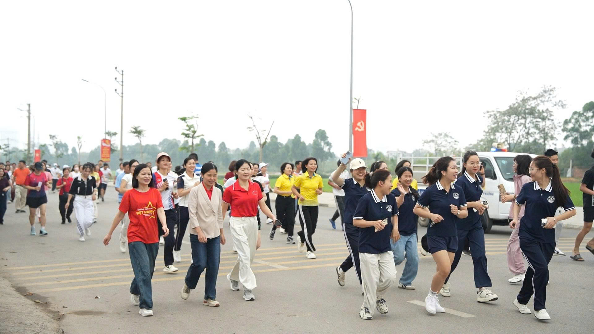 Lễ phát động ngày chạy Olympic vì sức khỏe toàn dân và khai mạc giải Việt dã phường Tiền Phong năm 2026.mp4